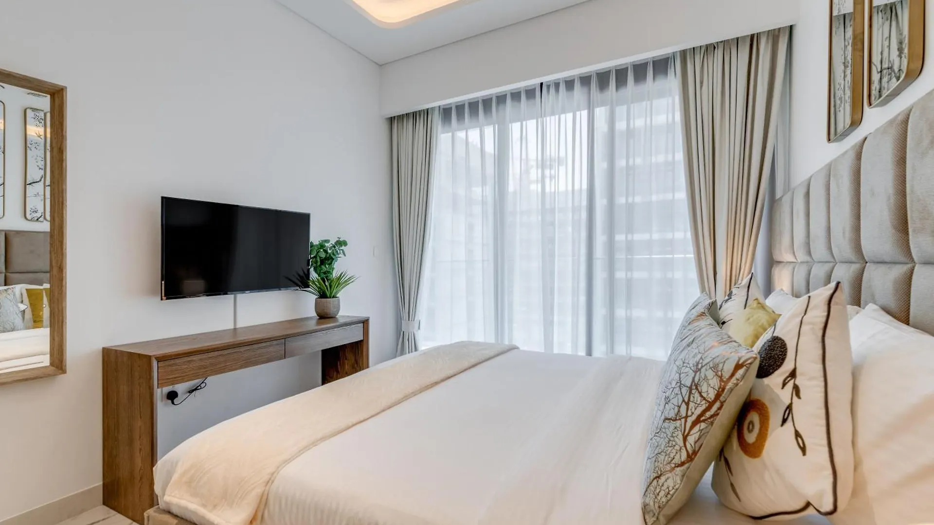 Globalstay Azizi Riviera 59 두바이